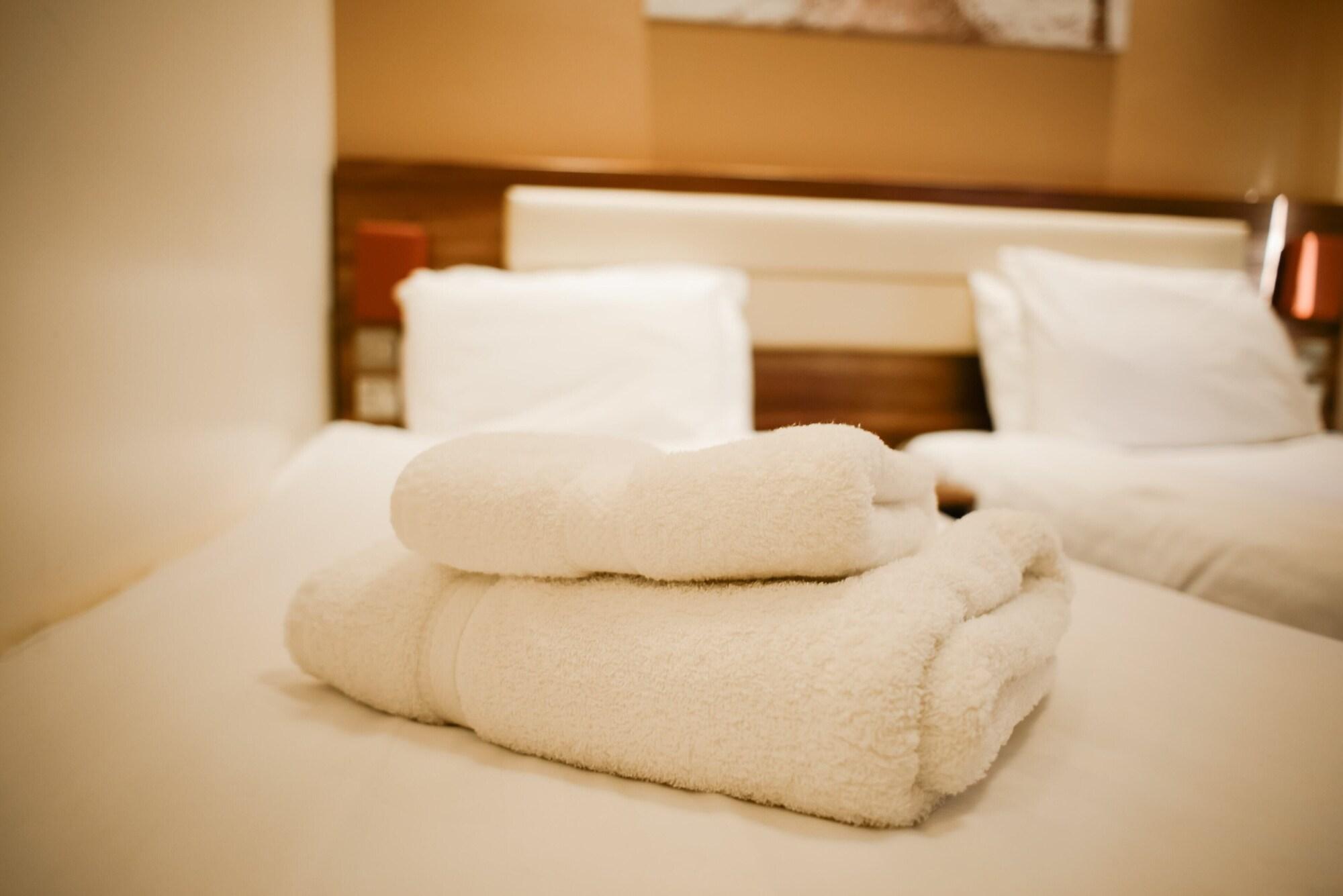 Airlink Hotel Хейс Экстерьер фото