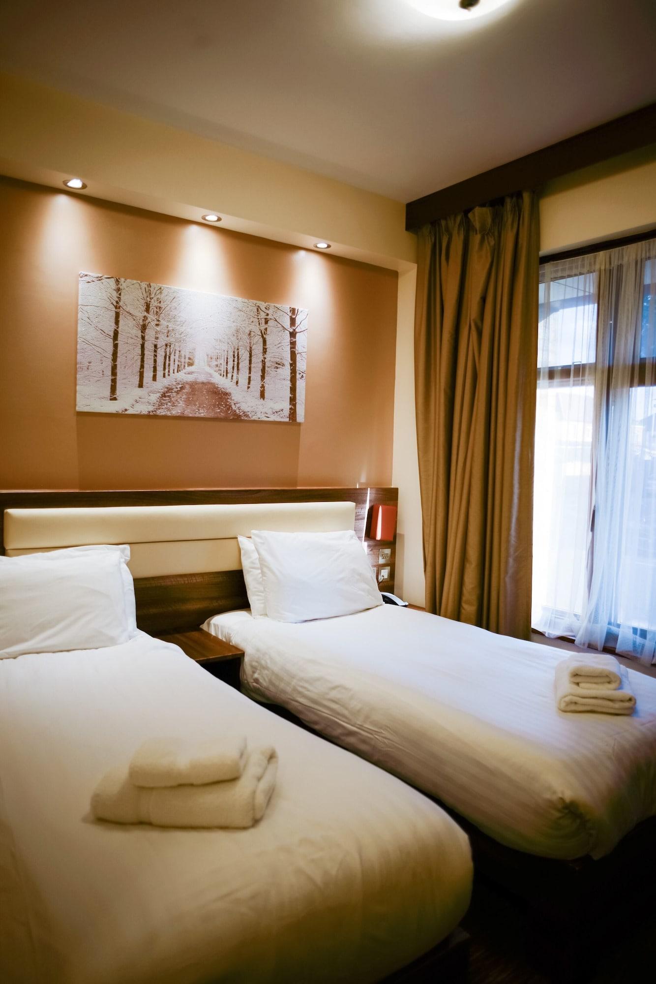Airlink Hotel Хейс Экстерьер фото