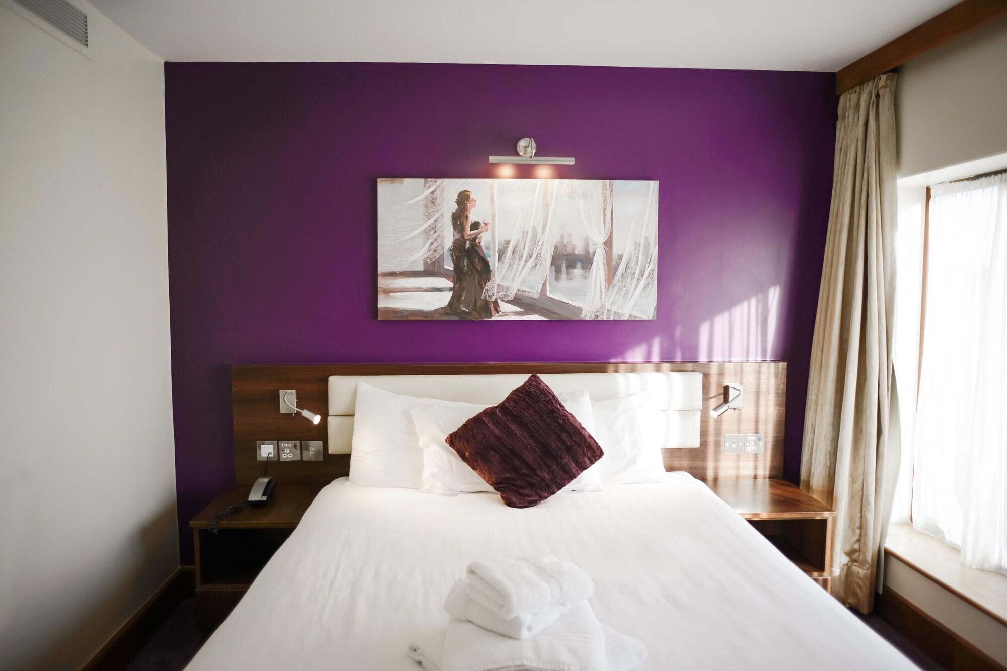 Airlink Hotel Хейс Экстерьер фото