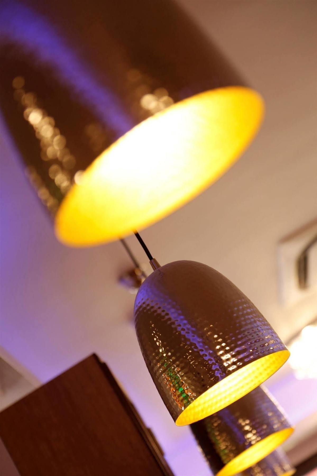 Airlink Hotel Хейс Экстерьер фото